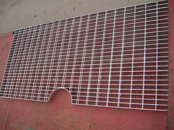 Twisted / Round Bar Galvanized Serrated Grating , 30 X 5 Bearing Bar