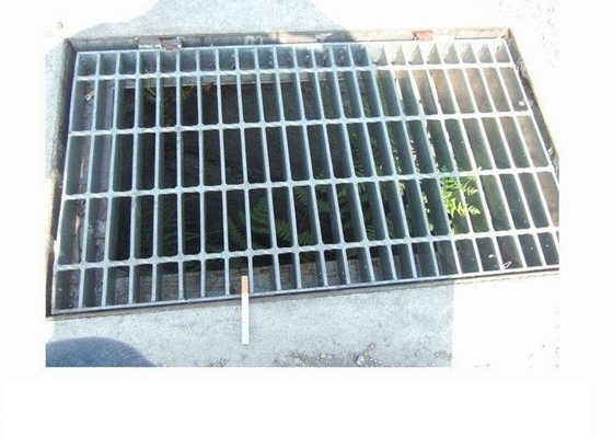 China Q235 Low Carbon Steel Trench Drain Metal Grate , 3 - 10mm Drain Grate Cover supplier