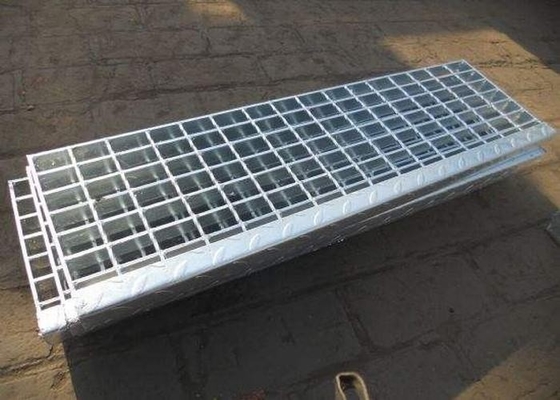 China Customized Size Galvanized Steel Stair Treads ISO9001 CE Certificate supplier