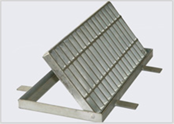 China 30 × 3 Floor Trough Drain Grates , Sliding Resistant Metal Trench Drain Grates supplier