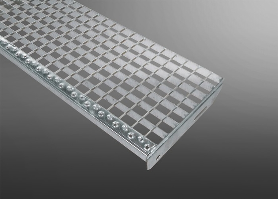 China DIN 24531 Galvanized Steel Stair Treads With Nosing 330-34 / 38-3 Type supplier