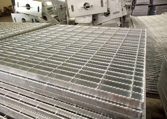 China Anti Slip Mild steel Steel Bar Grating / Q235 A36 SS304 Stainless Steel Floor Grating supplier