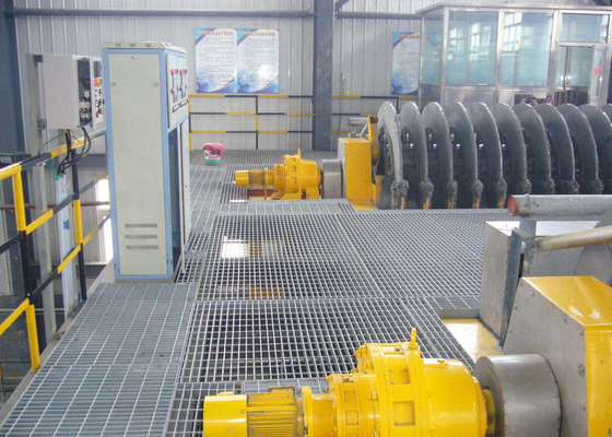 China Easy To Install Steel Grating Platform Galvanized Low carbon Steel Mesh Grating Plain Bar supplier