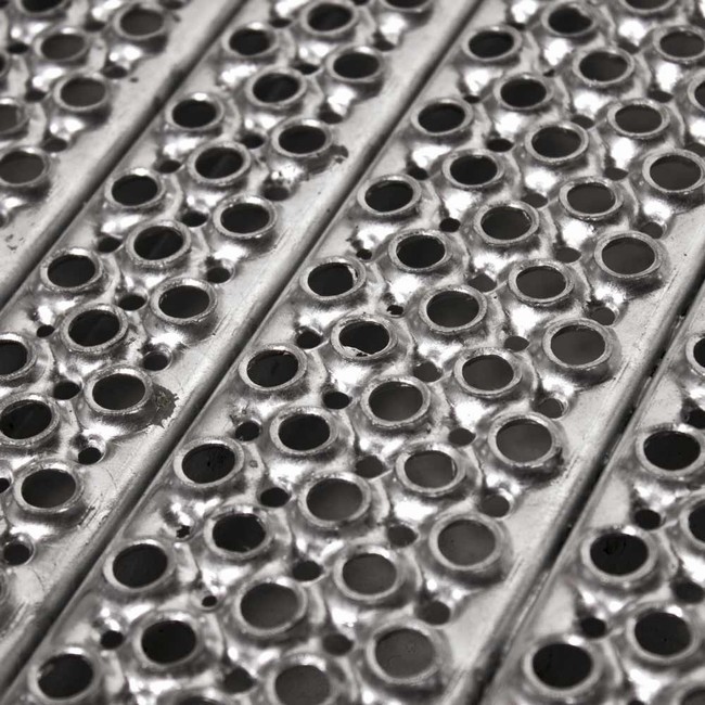 Anti Skid Galvanized Steel Stair Treads Diamond Grip Flame Retardant