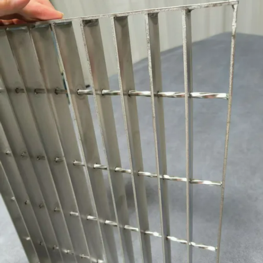 ASTM A36 Carbon Steel Galvanized Bar Grating for Walkways