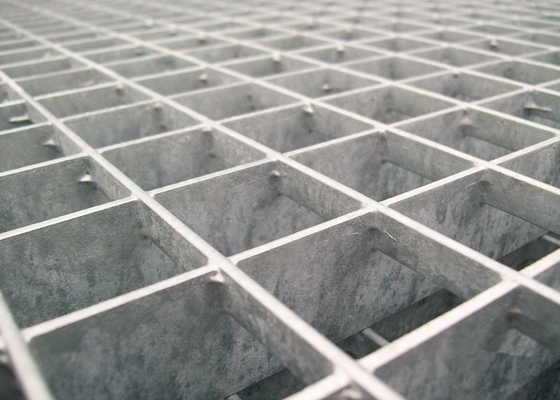 China 25 * 5 / 32 * 5 Pressure Locked Steel Grating Walkway 24 - 200mm Cross Bar Pitch supplier