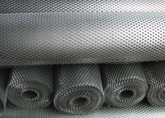 China Anti Slipping Expanded Metal Mesh Low Carbon Steel Material 4.5mm - 100mm LWM supplier