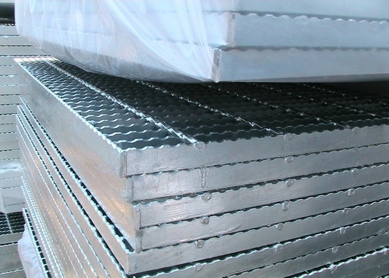 China Fire Escape Galvanized Steel Stair Treads Free Packing 3 - 10mm Plate supplier