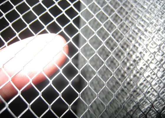 China Mini Expanded Metal Mesh Thickness 0.8mm Punching Sliver ISO9001 approval supplier