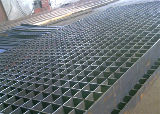 China Serrated Type Metal Grate Flooring Steel Grating Platform Twisted Bar supplier
