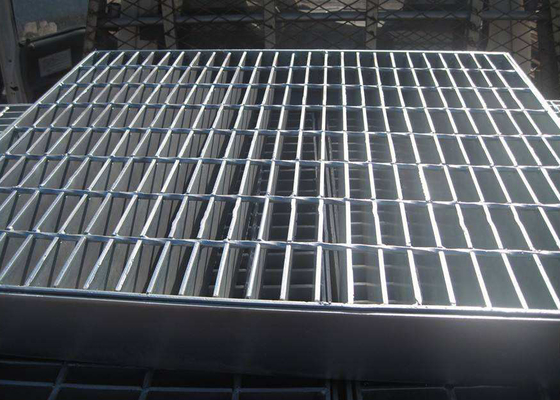 China Welded Bar Grating Heavy Duty Steel Grating Banding Untreated Surface supplier