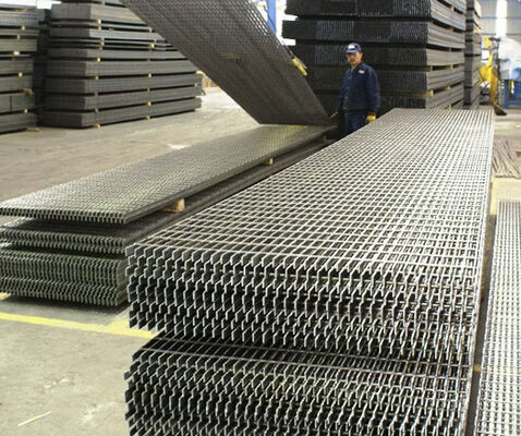Hot DIP Galvanized Plain Type or Serrated Type Steel Grating with CE Approval for Industrial Flooring and Mezzanines