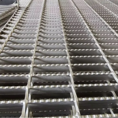 Hot DIP Galvanized Steel Grating Platform with Anti-Corrosion Properties and Customizable Designs for Industrial Use