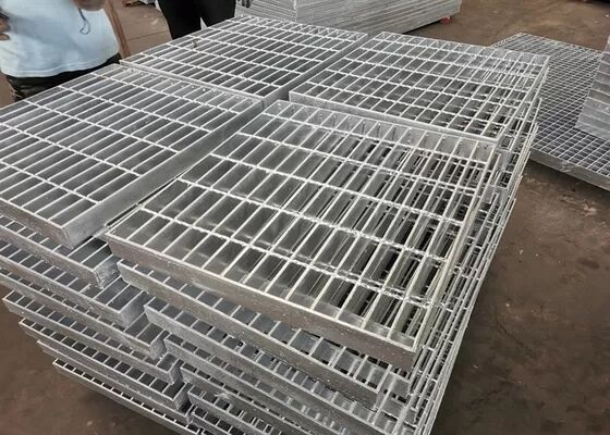 Rust-Proof Galvanized Steel Grating Platform with Serrated Non-Slip Surface for Industrial Walkways