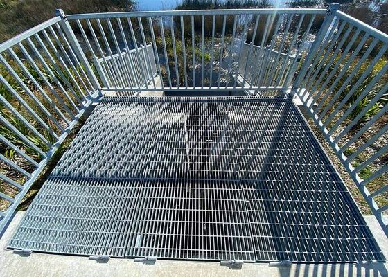 Hot-Dip Galvanized Steel Grating with Anti-Slip Design for Heavy-Duty Load Capacity