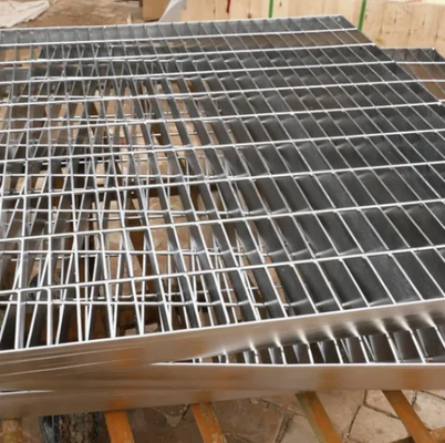 Anti Slip Galvanized Steel Grating with 100mm Cross Bar Pitch for Industrial Flooring
