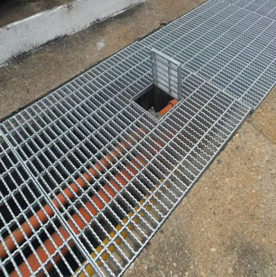 Heavy Duty Serrated Hot Dipped Galvanized Steel Grating for Walkways and Safety Grid Fence