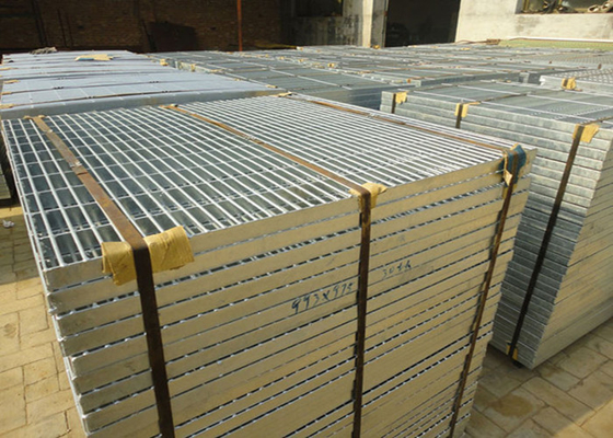 Plain galvanised floor grating , 3 / 5mm Thickness walkway mesh grating supplier