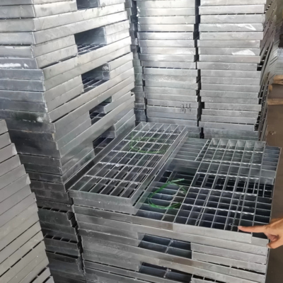Heavy-Duty Galvanized Steel Grating for Safe Stair Treads Grating Fence for Security supplier