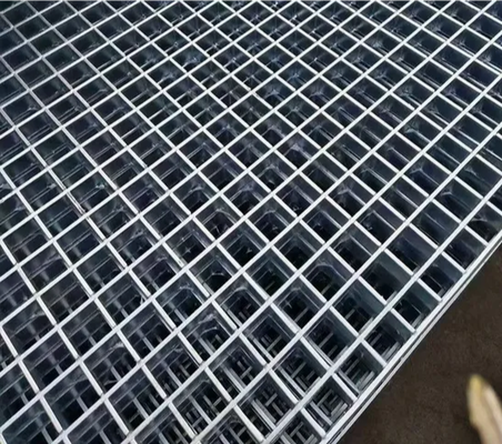 Hot DIP Galvanized Catwalk Serrated Grating Metal Walkways Stainless Steel Weld Bar Platform Steel Grating