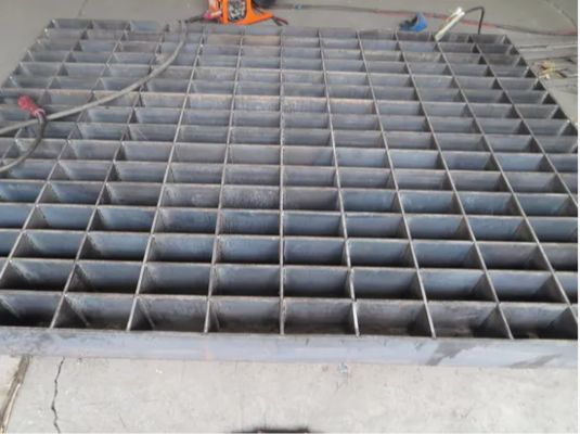 A325 High Quality Carbon Steel Weld Bar Metal Grate HDG Anti-Slip International Standard Steel Grating for Steel Platform/Walkway Mesh Panel/Flooring