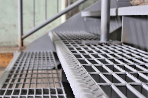 Customizable Construction Tank Walkway with High Zinc Coating Steel Grating Platform