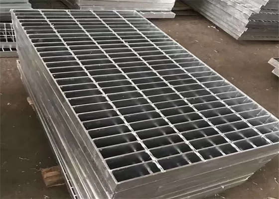 Hot-DIP Galvanized Steel Grating with 3mm-7mm Thickness and 30mm-40mm Pitch for Heavy Duty Applications