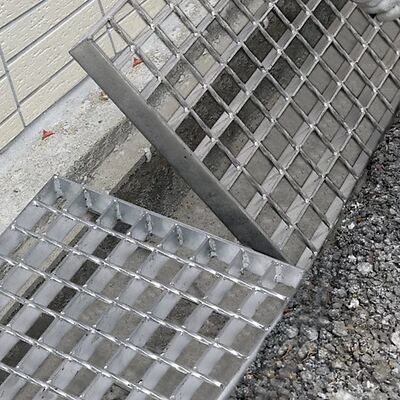 Galvanized Steel Grating Drain Cover with Customizable Sizes Slip-Resistant Surface and Open Design