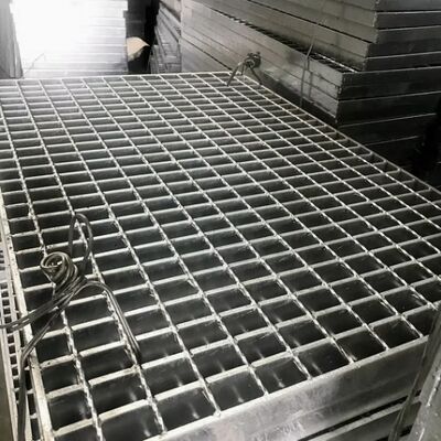 Heavy Duty Load Bearing Galvanized Steel Grating with Serrated Bearing Bar in Customizable Sizes