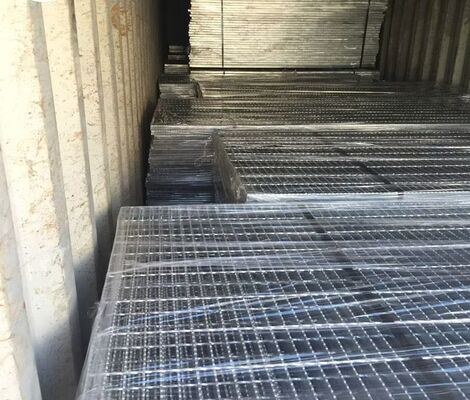 Heavy Duty Load Bearing Galvanized Steel Grating with Serrated Bearing Bar in Customizable Sizes