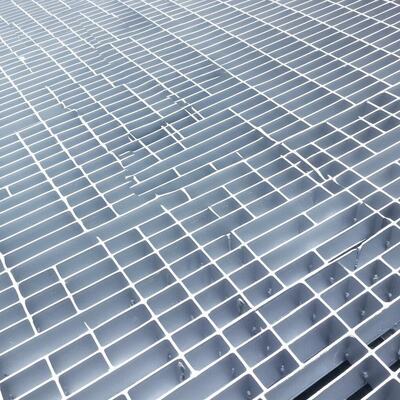 Heavy Duty Hot Dip Galvanized Steel Grating with Slip-Resistant Surface for Industrial Walkways