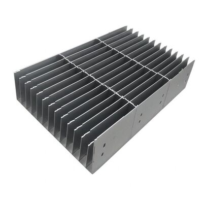 Hot DIP Galvanized Steel Stair Treads with 25 x 3 to 100 x 8 Bearing Bar and ANSI/NAAMM Standard for Step Ladders