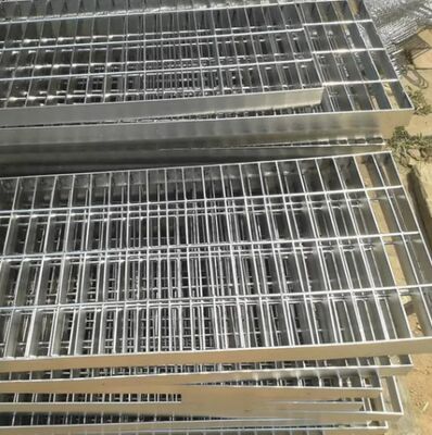 Heavy Duty Hot-Dip Galvanized Steel Grating Non-Slip Stair Treads for Industrial Platforms