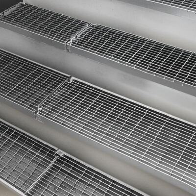 Hot DIP Galvanized Steel Stair Treads with Anti Slip Nosing and Customizable Sizes for Industrial Use