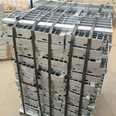 Q235 Low Carbon Steel Trench Drain Metal Grate , 3 - 10mm Drain Grate Cover