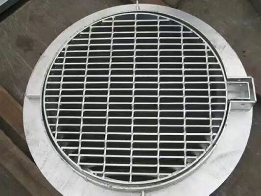 Stainless Steel 304/316 Grating with 30mm Bearing Bar Pitch for Corrosion Resistant Trench Covers and Drainage