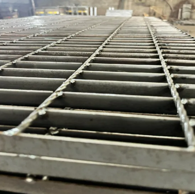 Heavy-Duty Steel Grating with Maximum Load-Bearing Capacity and Long-Term Durability for Security Mesh Applications