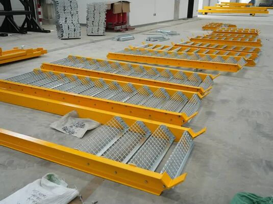 Hot-Dip Galvanized Steel Grating Stair Tread with Serrated Bar Grating for High Strength and Safety