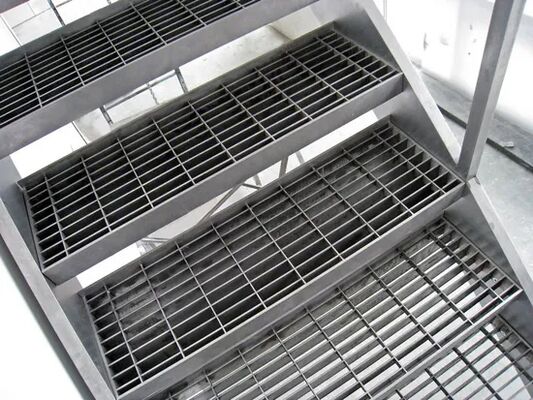 Hot-Dip Galvanized Steel Grating Stair Tread with Serrated Bar Grating for High Strength and Safety