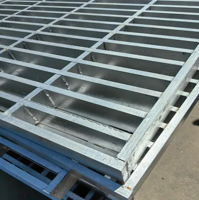 Hot-DIP Galvanized Slip-Resistant Steel Grating with Customizable Sizes for Outdoor Stair Treads and Walkways