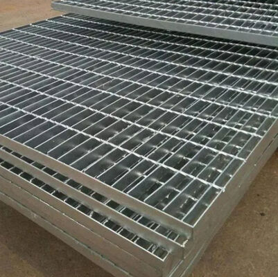 Hot-Dip Galvanized Heavy Duty Steel Grating with Serrated Surface for Industrial Applications