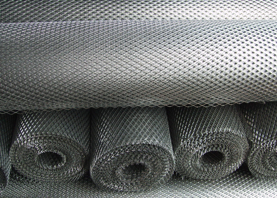 Anti Slipping Expanded Metal Mesh Low Carbon Steel Material 4.5mm - 100mm LWM