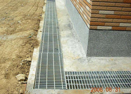 Low Carbon Steel Grating Drain Cover 30 X 5 Grating  Bearing Bar Silver / Black