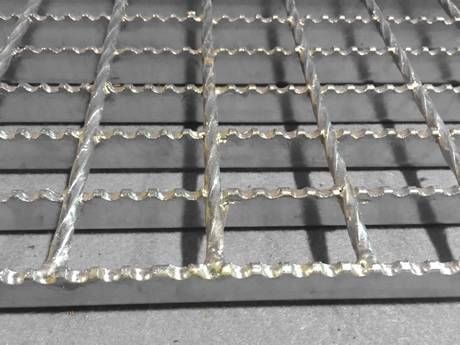 HDG Anti-Slip International Standard Steel Grating for Steel Platform/Walkway Mesh Panel/Flooring High Quality Carbon Steel Weld Bar Metal Grate