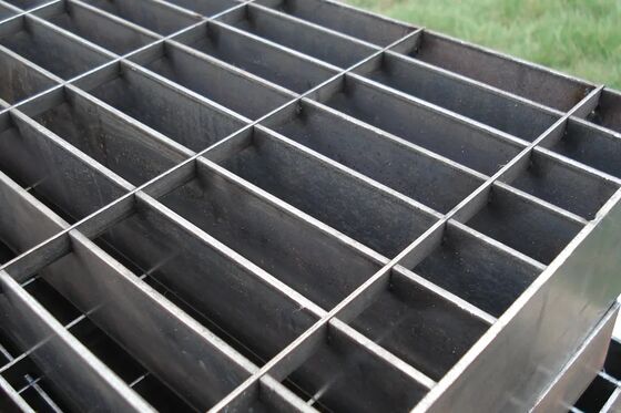 Hot-DIP Galvanized Pressure Locked Steel Grating with 6000 Series Aluminum and 300 Series Stainless Steels in 20×3 Size