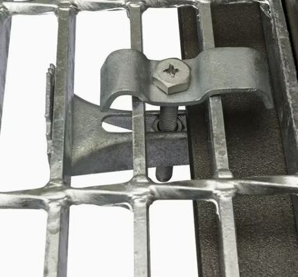 ANSI Standard Stainless Steel Heavy-Duty Stair Tread Grating for Industrial Safety