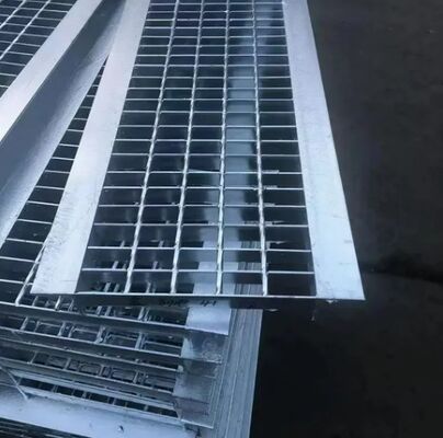 Q235 Low Carbon Steel Trench Drain Metal Grate , 3 - 10mm Drain Grate Cover